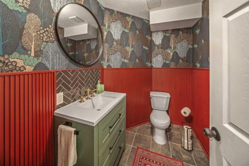 2-306 14 Avenue Ne, Calgary, AB - Indoor Photo Showing Bathroom