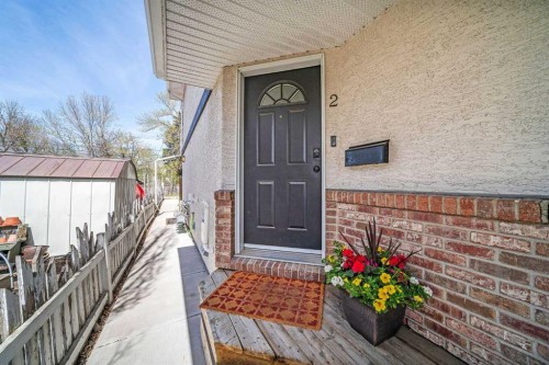 2-306 14 Avenue Ne, Calgary, AB - Outdoor