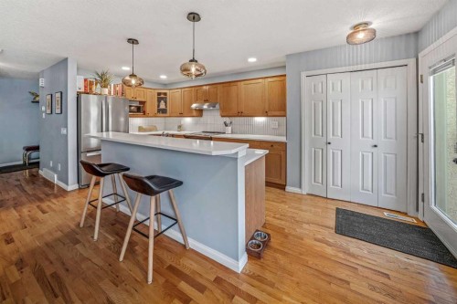 2-306 14 Avenue Ne, Calgary, AB - Indoor Photo Showing Kitchen