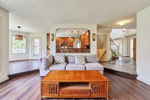 243 Hampshire Close Nw, Calgary, AB - Indoor Photo Showing Living Room