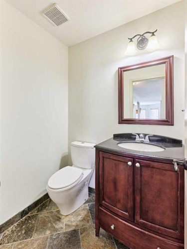 243 Hampshire Close Nw, Calgary, AB - Indoor Photo Showing Bathroom