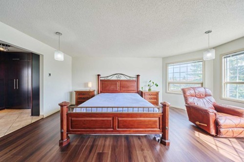 243 Hampshire Close Nw, Calgary, AB - Indoor Photo Showing Bedroom