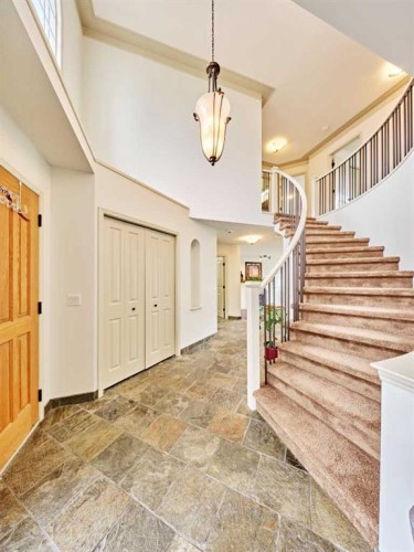243 Hampshire Close Nw, Calgary, AB - Indoor Photo Showing Other Room