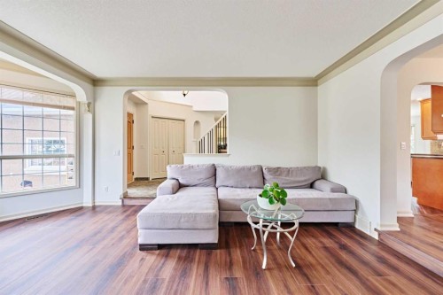 243 Hampshire Close Nw, Calgary, AB - Indoor Photo Showing Living Room