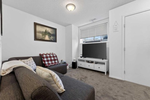 32 Erin Woods Court Se, Calgary, AB - Indoor