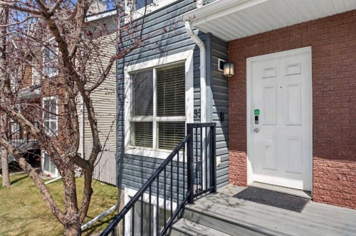 32 Erin Woods Court Se, Calgary, AB - Outdoor