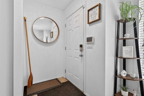 32 Erin Woods Court Se, Calgary, AB - Indoor Photo Showing Other Room