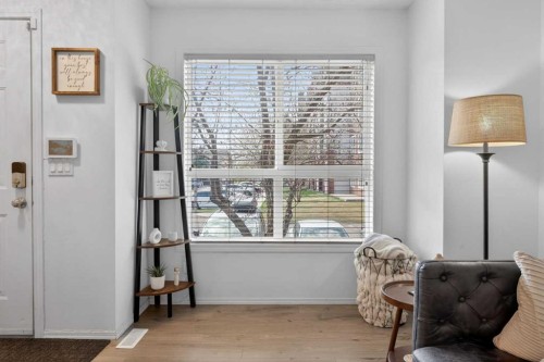 32 Erin Woods Court Se, Calgary, AB - Indoor Photo Showing Other Room
