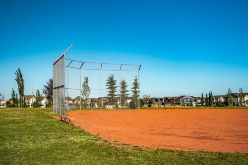 607 Cranbrook Walk Se, Calgary, AB - Outdoor