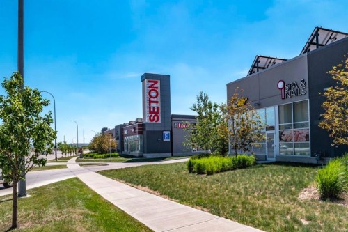 607 Cranbrook Walk Se, Calgary, AB - Outdoor