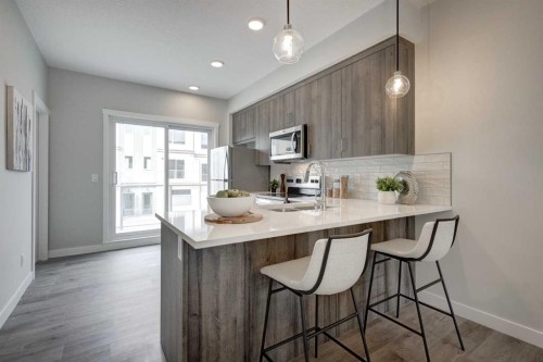 212 Shawnee Square Sw, Calgary, AB - Indoor