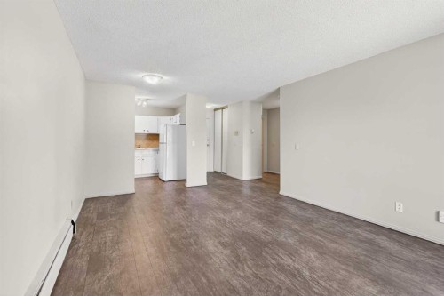204-36 Glenbrook Crescent, Cochrane, AB - Indoor Photo Showing Other Room