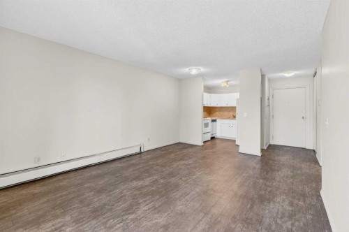 204-36 Glenbrook Crescent, Cochrane, AB - Indoor Photo Showing Other Room