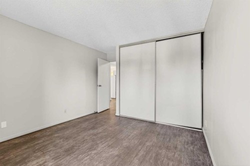 204-36 Glenbrook Crescent, Cochrane, AB - Indoor Photo Showing Other Room