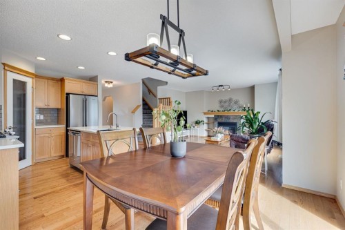 281 Bridlemeadows Common Sw, Calgary, AB - Indoor Photo Showing Dining Room