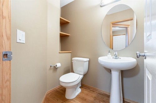 281 Bridlemeadows Common Sw, Calgary, AB - Indoor Photo Showing Bathroom