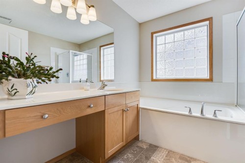 281 Bridlemeadows Common Sw, Calgary, AB - Indoor Photo Showing Bathroom