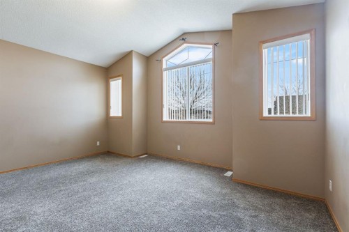 281 Bridlemeadows Common Sw, Calgary, AB - Indoor Photo Showing Other Room