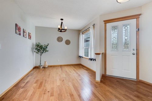 281 Bridlemeadows Common Sw, Calgary, AB - Indoor Photo Showing Other Room
