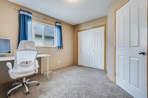 281 Bridlemeadows Common Sw, Calgary, AB - Indoor Photo Showing Office