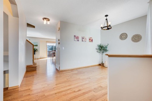 281 Bridlemeadows Common Sw, Calgary, AB - Indoor Photo Showing Other Room