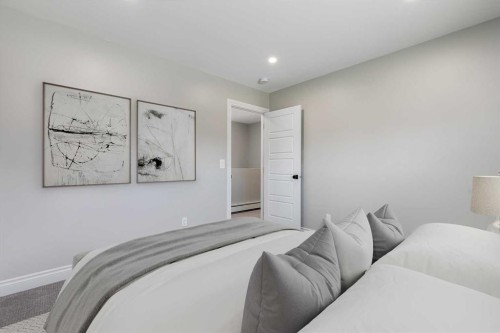3-232 20 Avenue Ne, Calgary, AB - Indoor Photo Showing Bedroom