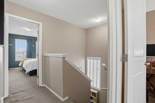 4432 Elgin Avenue Se, Calgary, AB - Indoor Photo Showing Other Room