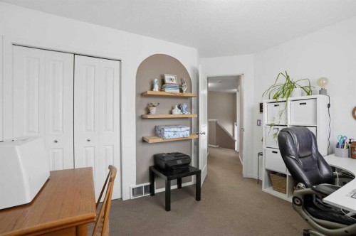 4432 Elgin Avenue Se, Calgary, AB - Indoor