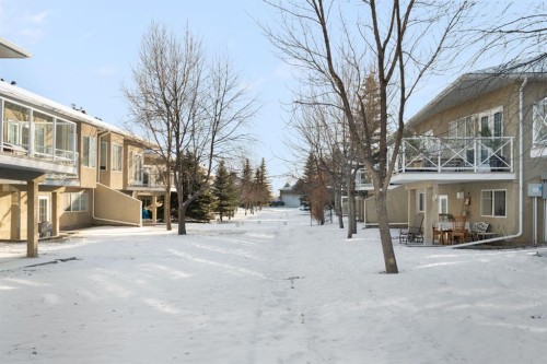 20 Ranch Road, Okotoks, AB - Outdoor