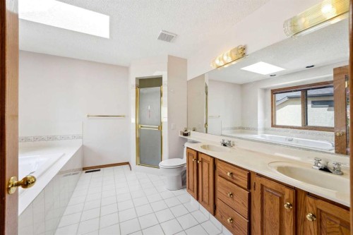 6 Christie Briar Lane Sw, Calgary, AB - Indoor Photo Showing Bathroom
