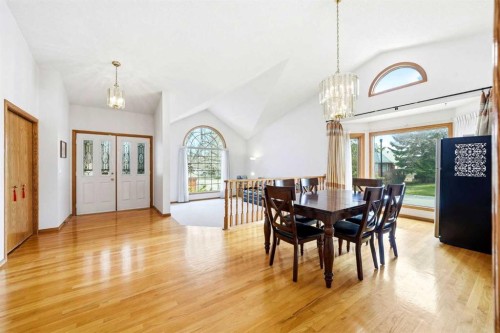 6 Christie Briar Lane Sw, Calgary, AB - Indoor Photo Showing Dining Room