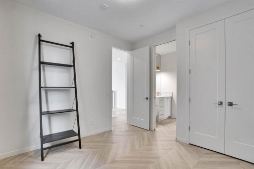 195 Lucas Common Nw, Calgary, AB - Indoor Photo Showing Other Room
