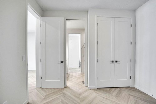 195 Lucas Common Nw, Calgary, AB - Indoor Photo Showing Other Room
