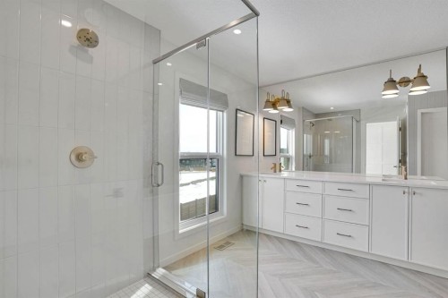 195 Lucas Common Nw, Calgary, AB - Indoor Photo Showing Bathroom