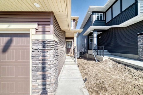 287 Amblehurst Way Nw, Calgary, AB - Outdoor