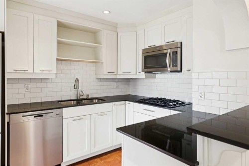 2128 Broadview Road Nw, Calgary, AB - Indoor Photo Showing Kitchen With Double Sink With Upgraded Kitchen