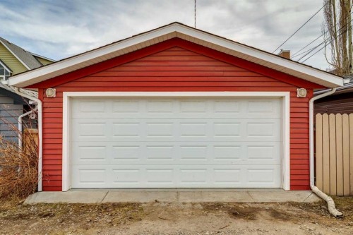 2128 Broadview Road Nw, Calgary, AB - Outdoor With Exterior