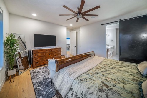 103 Aspen Summit Close Sw, Calgary, AB - Indoor Photo Showing Bedroom