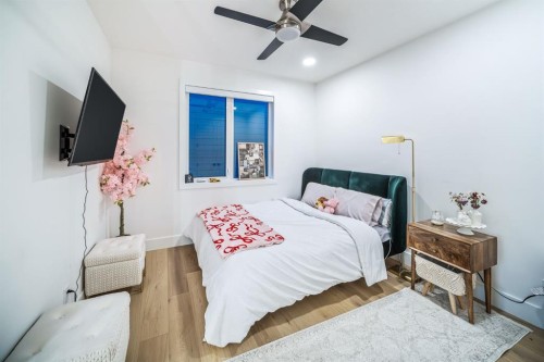 103 Aspen Summit Close Sw, Calgary, AB - Indoor Photo Showing Bedroom