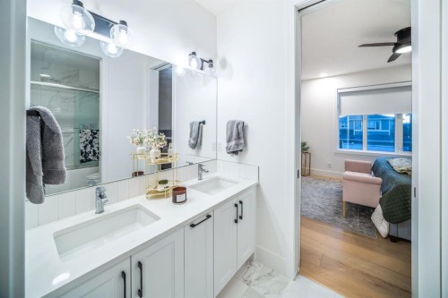 103 Aspen Summit Close Sw, Calgary, AB - Indoor Photo Showing Bathroom