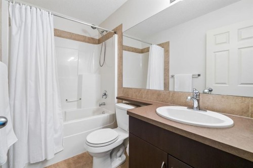 150 River Heights Crescent, Cochrane, AB - Indoor Photo Showing Bathroom