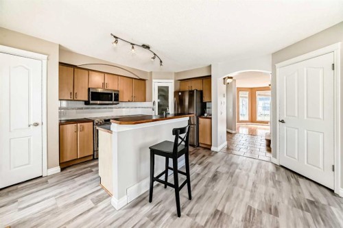 168 Tuscany Springs Way Nw, Calgary, AB - Indoor Photo Showing Kitchen