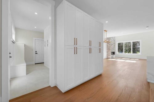 88 Woodlark Drive Sw, Calgary, AB - Indoor Photo Showing Other Room