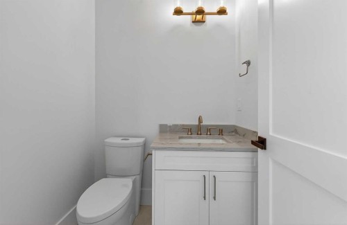 88 Woodlark Drive Sw, Calgary, AB - Indoor Photo Showing Bathroom