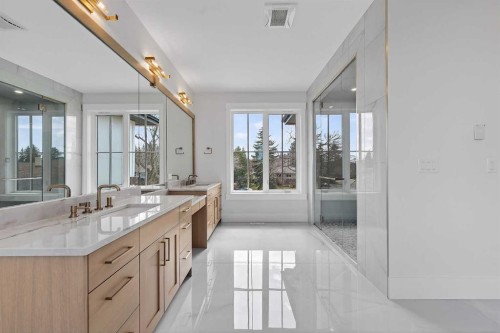 88 Woodlark Drive Sw, Calgary, AB - Indoor Photo Showing Bathroom