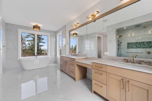 88 Woodlark Drive Sw, Calgary, AB - Indoor Photo Showing Bathroom
