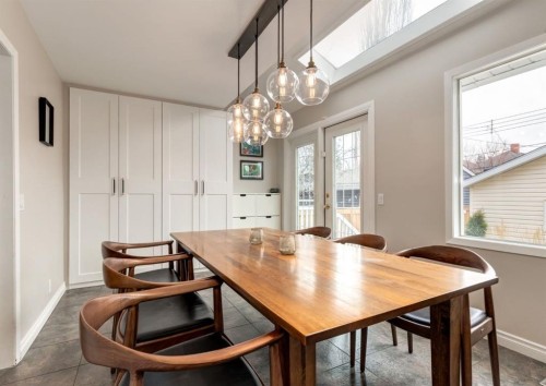 236 2 Avenue Ne, Calgary, AB - Indoor Photo Showing Dining Room