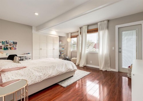 236 2 Avenue Ne, Calgary, AB - Indoor Photo Showing Bedroom