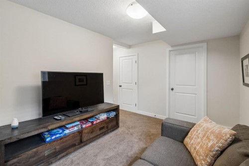 614-413 River Avenue, Cochrane, AB - Indoor