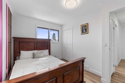 40 Pinecliff Close Ne, Calgary, AB - Indoor Photo Showing Bedroom